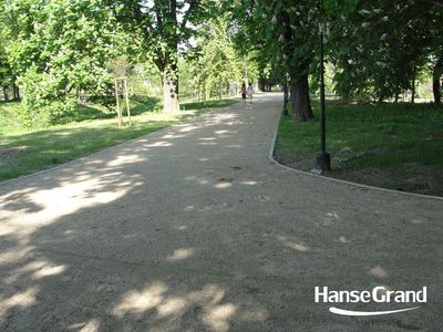 Aleja z latarnią, park w Zamościu