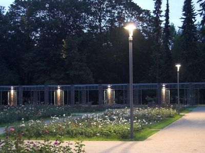 Pergola i rabaty nocą, Ogród Różany w Szczecinie