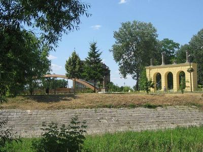 Fasada teatru na skarpie, Wyspa Teatralna w Gubinie