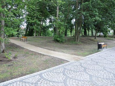 Alejki wśród drzew, Wyspa Teatralna w Gubinie
