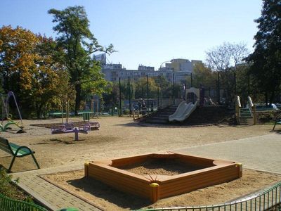 Piaskownica na placu zabaw, plac zabaw w Warszawie
