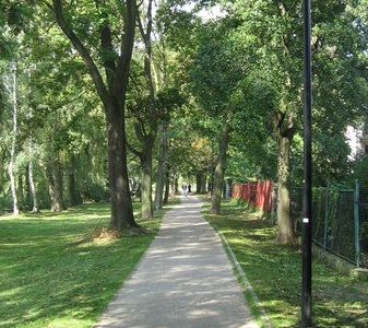 Ścieżka z latarnią, ścieżka wokół jeziora w Choszcznie